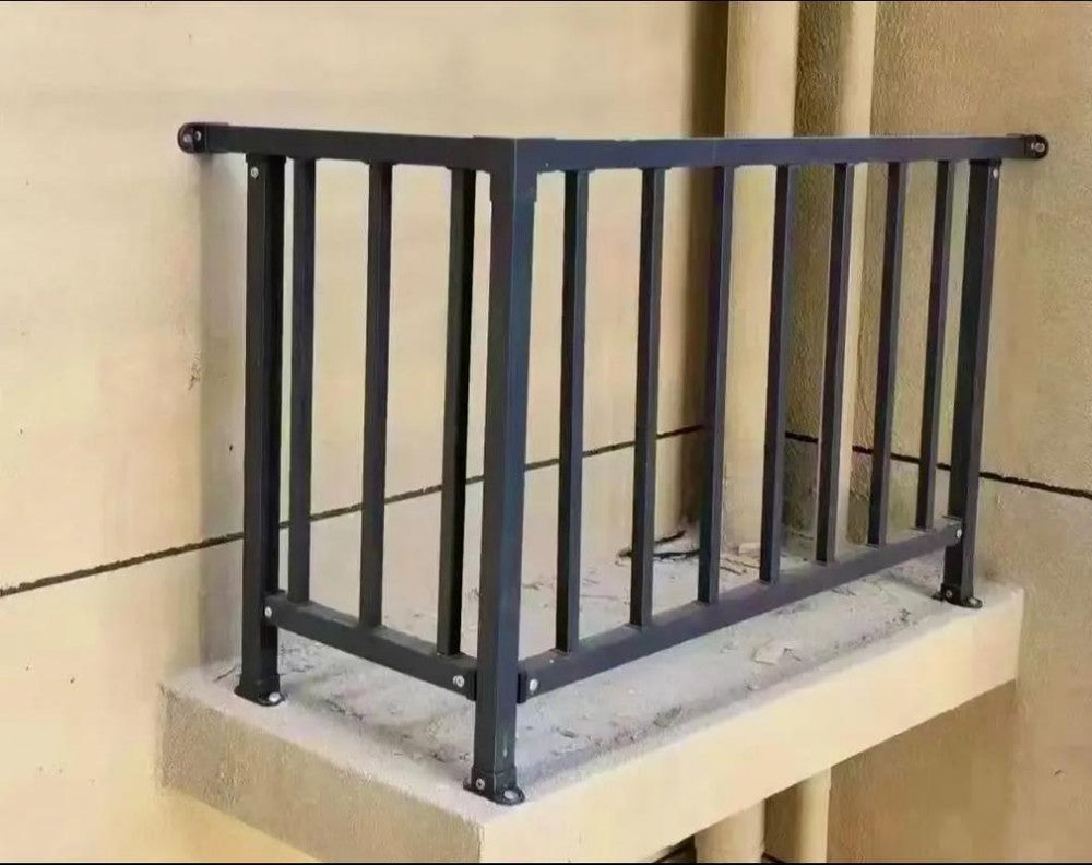 Vintage Style Weatherproof Iron Balcony Railing