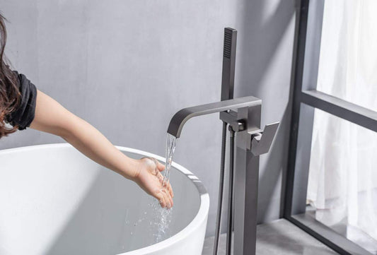 Modern Single Handle Bathtub Faucet 61009
