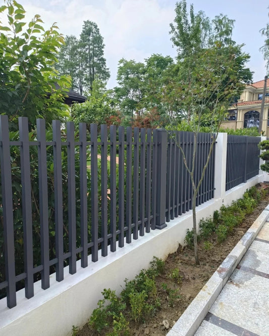 Sturdy Outdoor Courtyard Iron Garden Fence