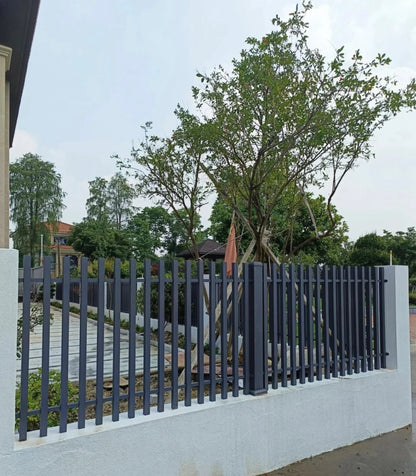 Weatherproof Anti-Rust Artistic Iron Garden Fence