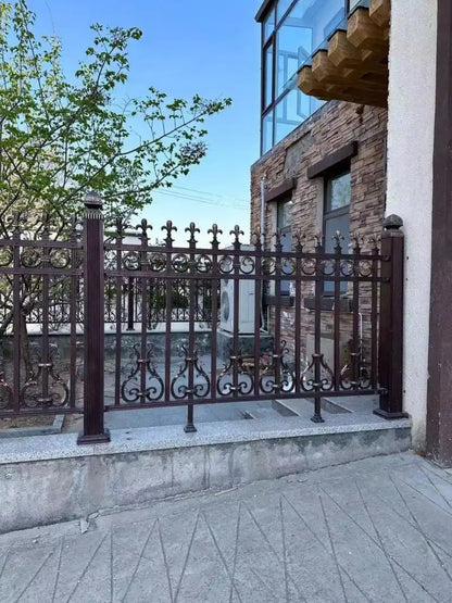 Weatherproof Anti-Rust Artistic Iron Garden Fence