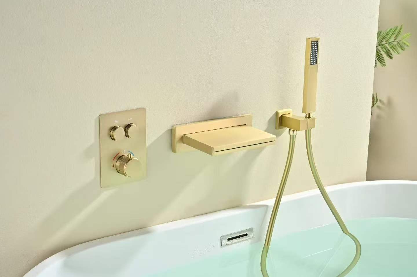 Durable Concealed Wall-mounted Bathtub Faucet