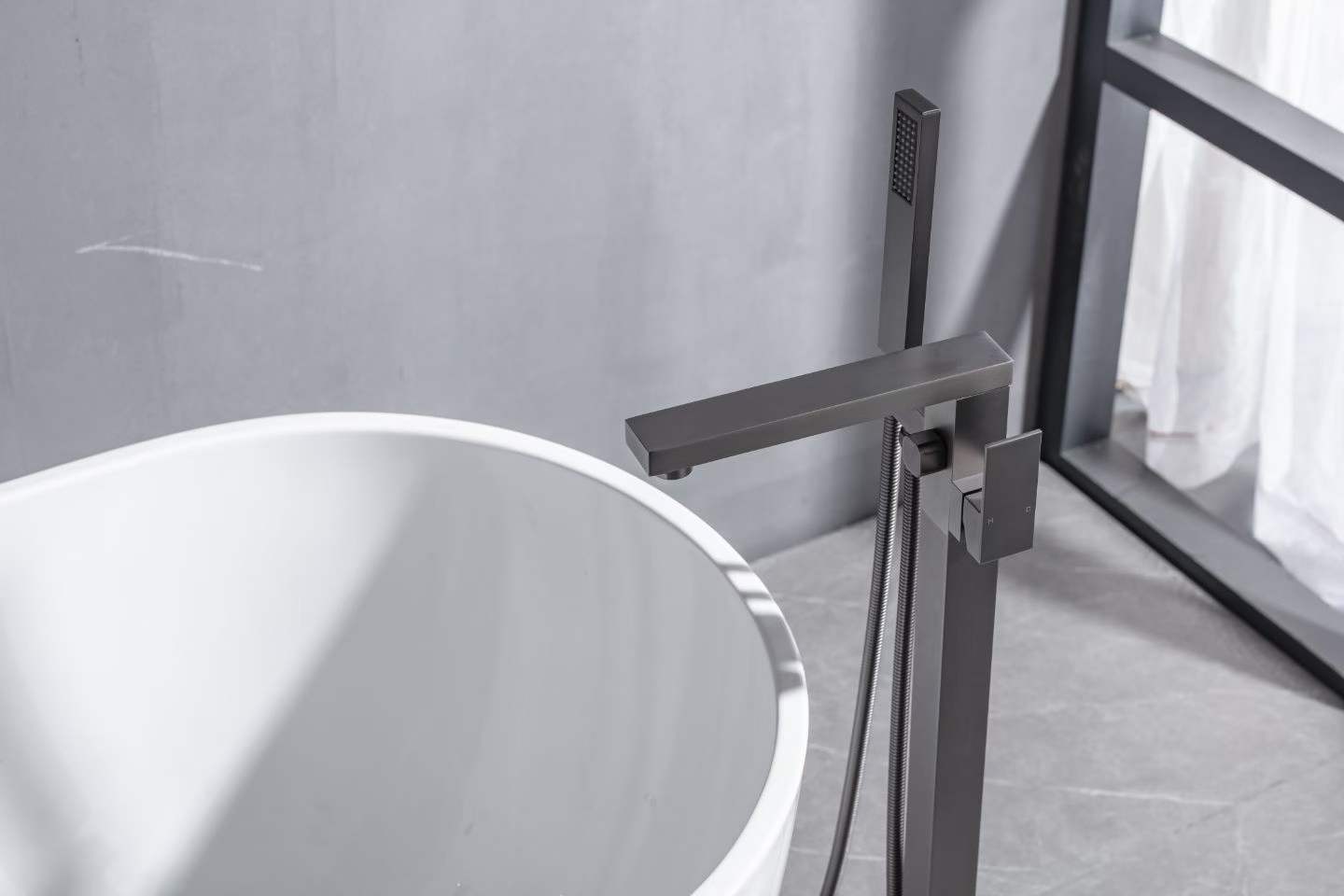 Gunmetal Gray Floor-mounted Bathtub Faucet 61001-1
