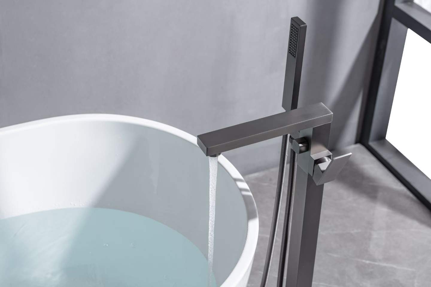 Gunmetal Gray Floor-mounted Bathtub Faucet 61001-1
