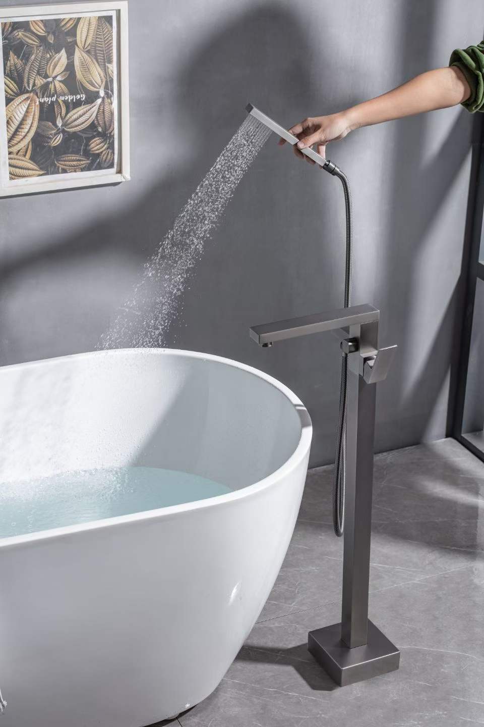 Gunmetal Gray Floor-mounted Bathtub Faucet 61001-1