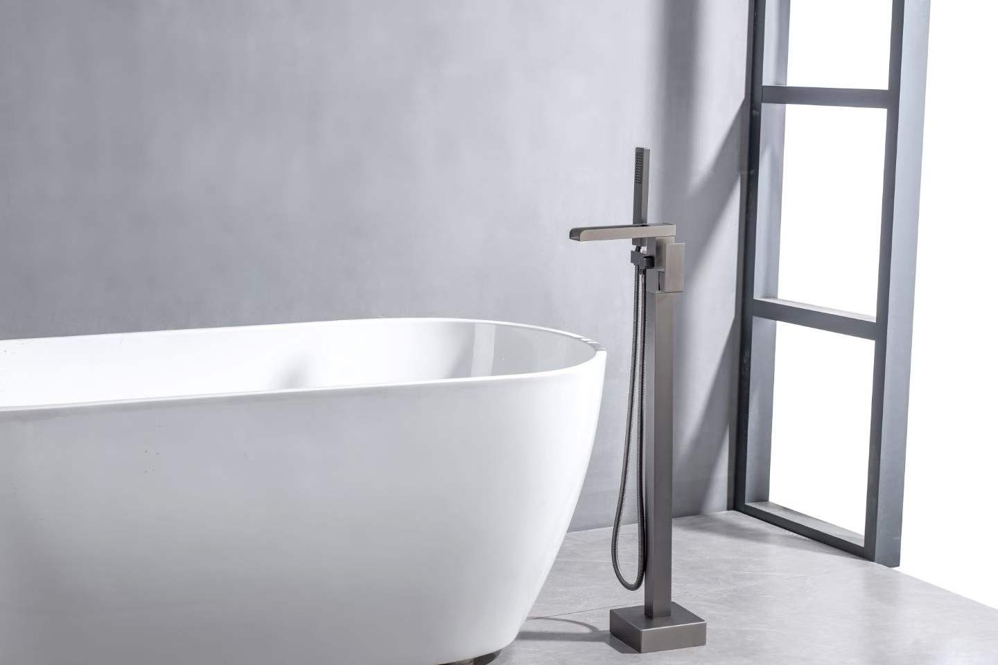 Chrome Finish Deck Mount Bathtub Faucet 61010