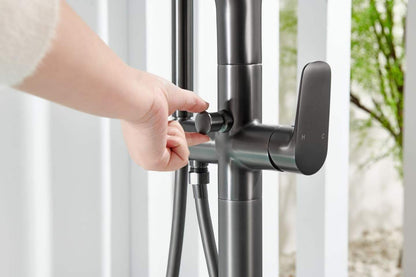 Floor-mounted Modern Bathtub Faucet 81014