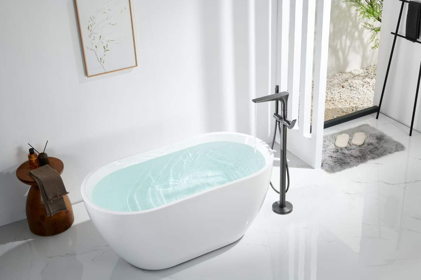 Floor-mounted Modern Bathtub Faucet 81014